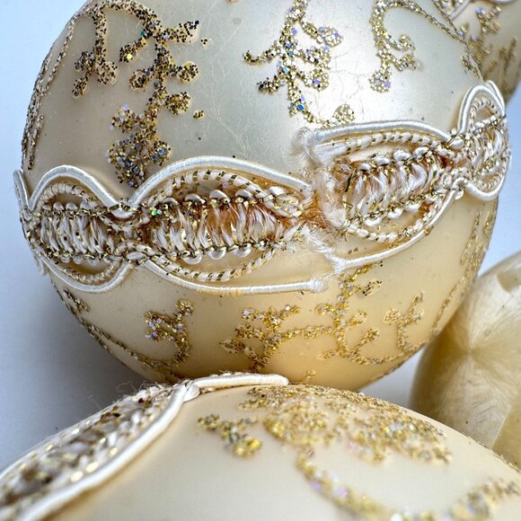 Krebs Glass Victorian Christmas Ornament Set Of 4 Cream Gold Glitter Vtg 2.5" - Picture 7 of 16